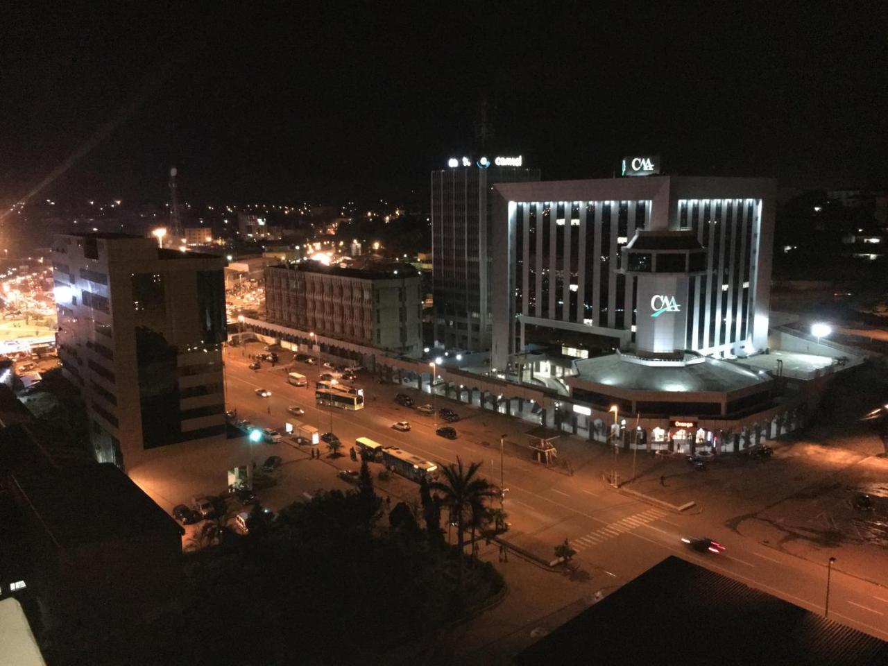 Djeug'Appart Hotel Яунде Екстер'єр фото